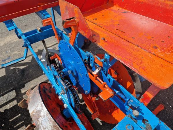 Grote foto desmyter plantmachine met 2 rijen agrarisch zaaimachines