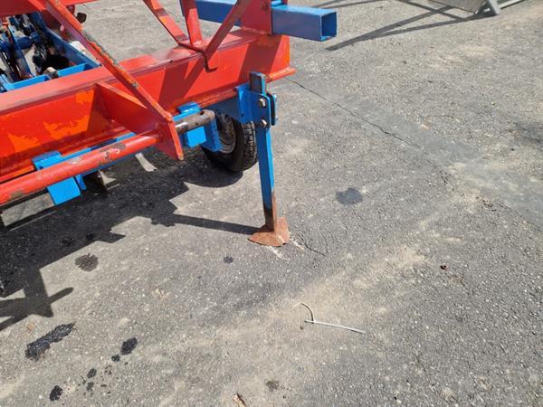 Grote foto desmyter plantmachine met 2 rijen agrarisch zaaimachines
