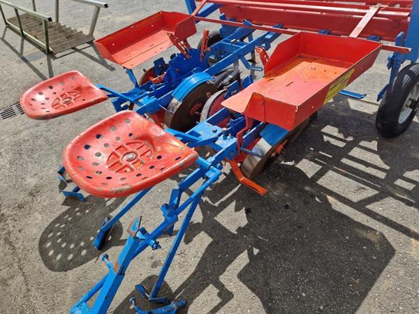 Grote foto desmyter plantmachine met 2 rijen agrarisch zaaimachines