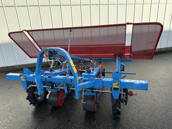 Grote foto mas plantmachine met 2 rijen agrarisch zaaimachines