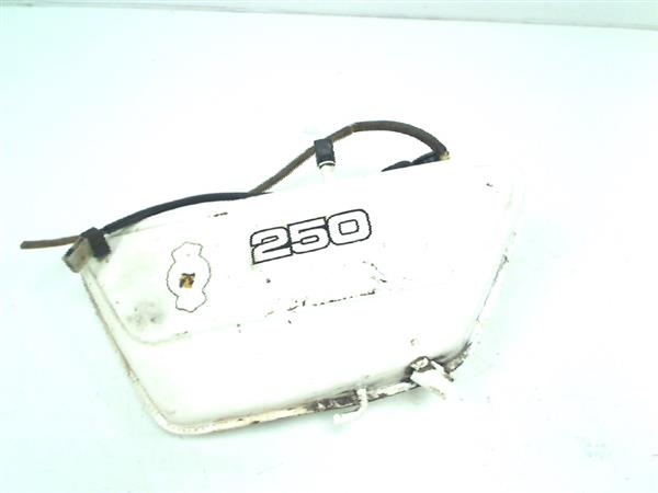Grote foto yamaha rd 250 0564 olietank motoren overige accessoires