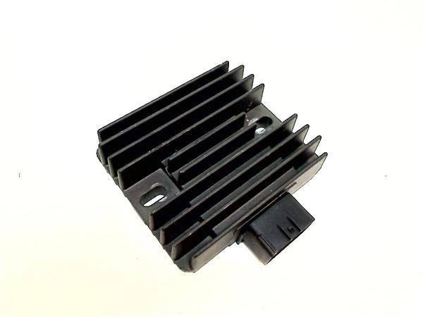 Grote foto yamaha yzf r6 2006 2007 439c spanningsregelaar sh678 11g6.3.8 motoren overige accessoires