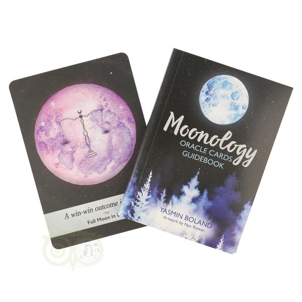 Grote foto moonology oracle cards yasmin boland engelstalig boeken overige boeken