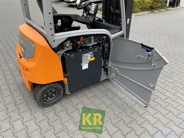 Grote foto still rx 20 20p elekt. heftruck 19887 agrarisch akkerbouw