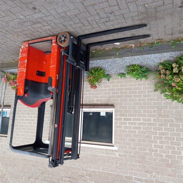 Grote foto linde e10 334 compact heftruck triplo 5 2 m shift agrarisch heftrucks