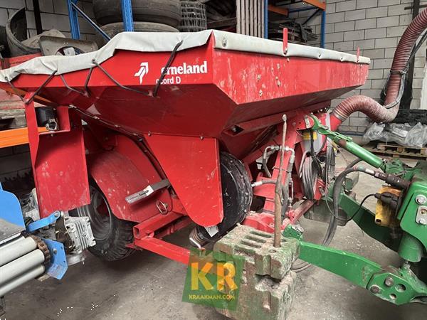 Grote foto kverneland df 1 280407 agrarisch onkruidbestrijding