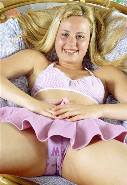 Grote foto jonge maagd zoekt je hulp erotiek vrouw zoekt man