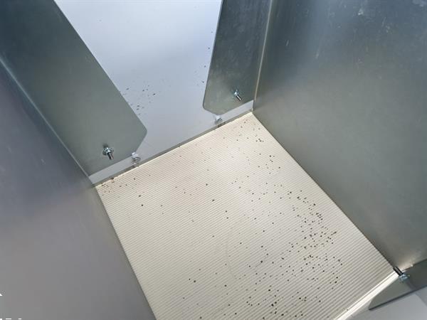 Grote foto visser vd 450 afstrooilijn voor trays met rollenbaan agrarisch tuinbouw