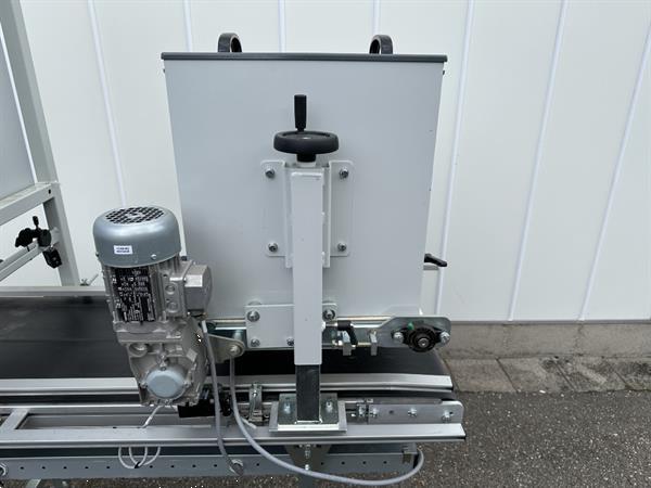 Grote foto visser vd 450 afstrooilijn voor trays met rollenbaan agrarisch tuinbouw