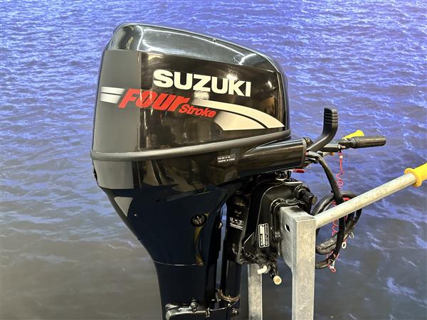 Grote foto suzuki 25 artikel nummer 2397 langstaart elektrische start watersport en boten buiten en binnenboordmotoren