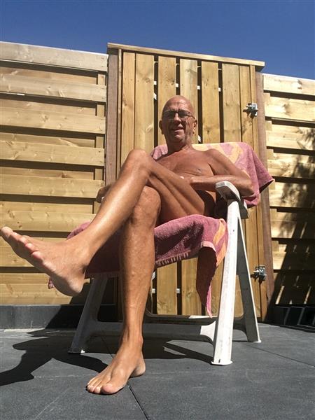 Grote foto niet rokende naturist zoekt jou contacten en berichten man zoekt vrouw