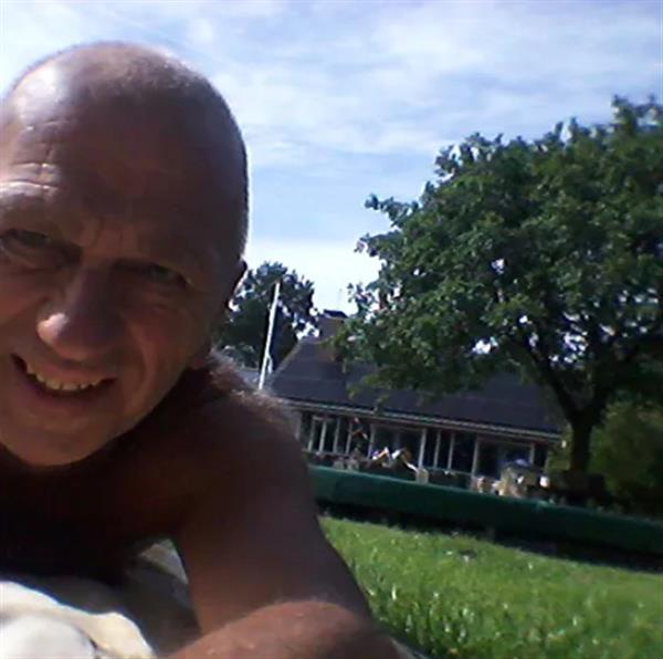 Grote foto niet rokende naturist zoekt jou contacten en berichten man zoekt vrouw