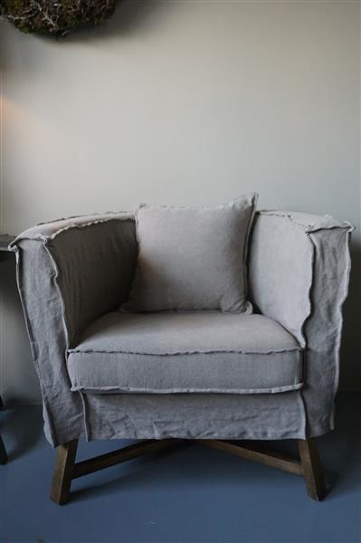 Grote foto fauteuil dirk kussen linnen aura peeperkorn huis en inrichting woningdecoratie