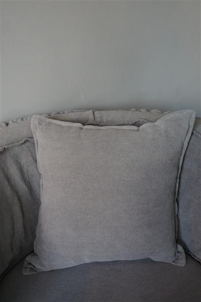 Grote foto fauteuil dirk kussen linnen aura peeperkorn huis en inrichting woningdecoratie