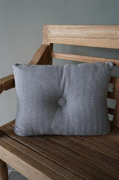 Grote foto ibiza button cushion stone 40 x 50 cm huis en inrichting bankstellen