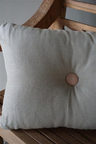 Grote foto ibiza button cushion ginger 40 x 50 cm huis en inrichting bankstellen