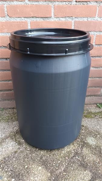 Grote foto nieuwe voertonnen in diverse maten dieren en toebehoren vee toebehoren