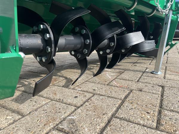 Grote foto freesbak grondfrees cat.1 rt115 3punt tractor inclusief aftakas frees agrarisch akkerbouw