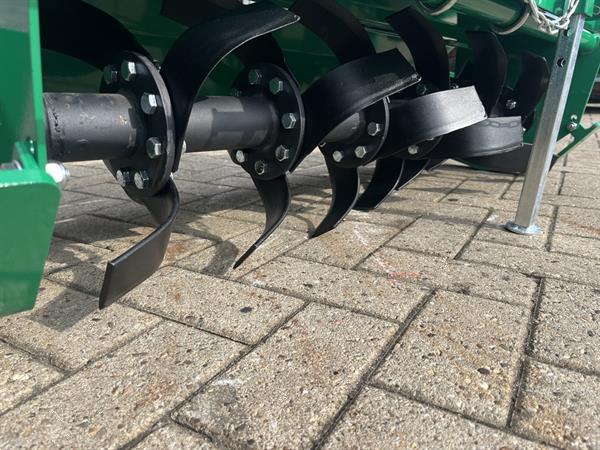 Grote foto freesbak grondfrees cat.1 rt115 3punt tractor inclusief aftakas frees agrarisch akkerbouw