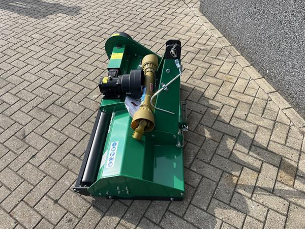 Grote foto grasmaaier gazon berm maaier klepel maaier ef 115 inclusief aftakas agrarisch bosbouw