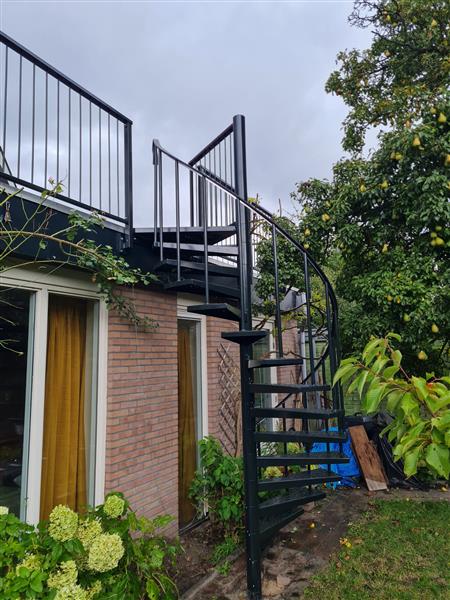 Grote foto spiltrap wenteltrap doe het zelf en verbouw trappen en liften