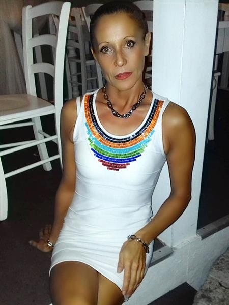 Grote foto single dame van 52 zoekt man contacten en berichten vrouw zoekt man