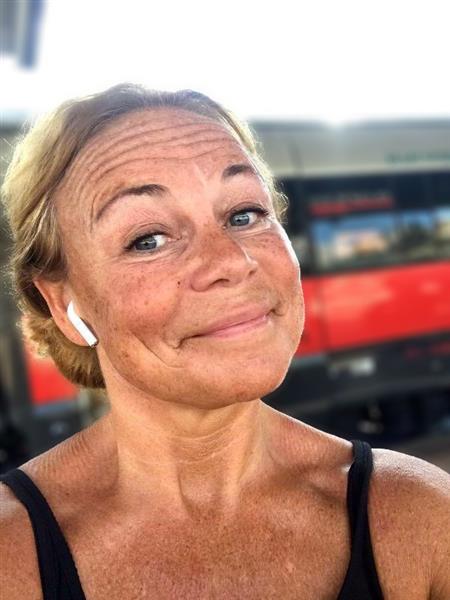 Grote foto op zoek naar die geweldige man contacten en berichten vrouw zoekt man