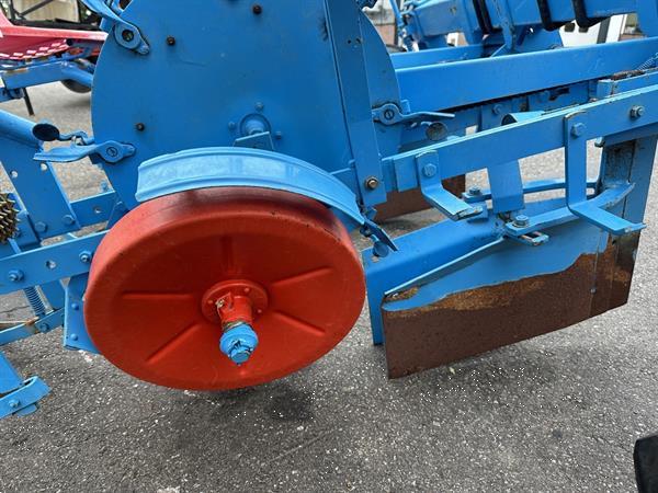 Grote foto super prefer ub plantmachine 2 rijen met centrale aandrijving agrarisch zaaimachines