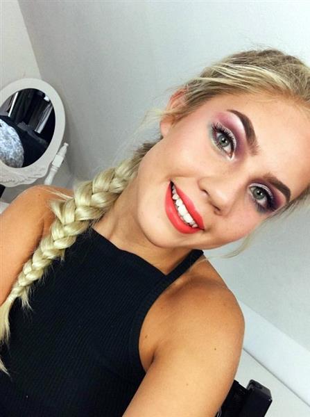Grote foto op zoek naar een lieve vriend contacten en berichten vrouw zoekt man