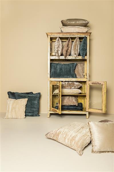 Grote foto wij taupe fluwelen kussen met franjes vierkant l 60h x 60l huis en inrichting woningdecoratie
