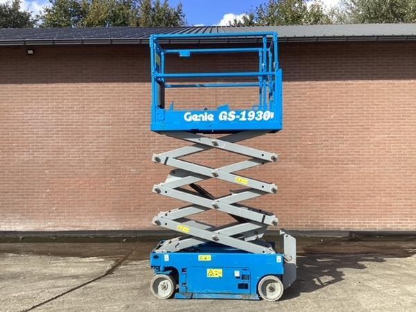 Grote foto schaarhoogwerker genie gs1930 nieuwe batterijen doe het zelf en verbouw hoogwerkers