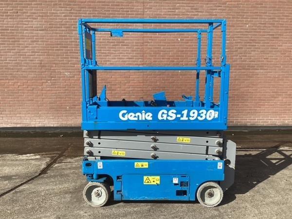 Grote foto schaarhoogwerker genie gs1930 nieuwe batterijen doe het zelf en verbouw hoogwerkers