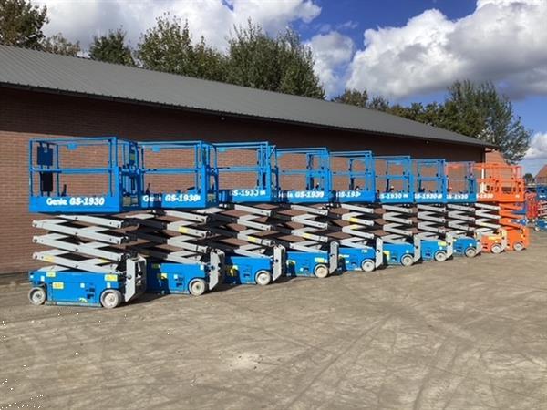 Grote foto schaarhoogwerker genie gs1930 nieuwe batterijen doe het zelf en verbouw hoogwerkers