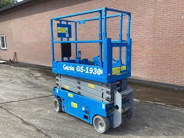 Grote foto schaarhoogwerker genie gs1930 nieuwe batterijen doe het zelf en verbouw hoogwerkers
