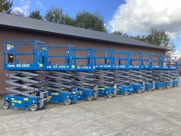 Grote foto schaarhoogwerker genie gs1932 2019 nieuwe batterijen doe het zelf en verbouw hoogwerkers