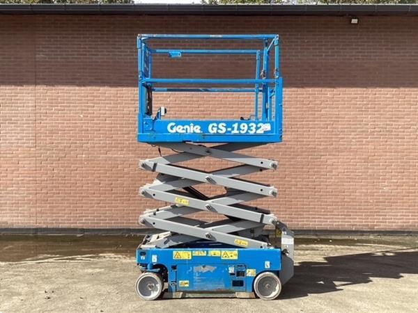 Grote foto schaarhoogwerker genie gs1932 2019 nieuwe batterijen doe het zelf en verbouw hoogwerkers