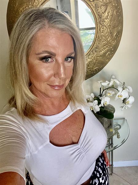 Grote foto samen genieten van het leven contacten en berichten vrouw zoekt man