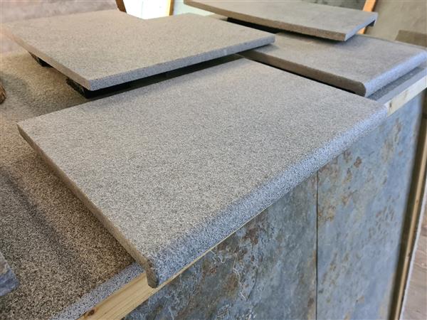 Grote foto randsteen graniet gevlamd tuin en terras zwembaden toebehoren