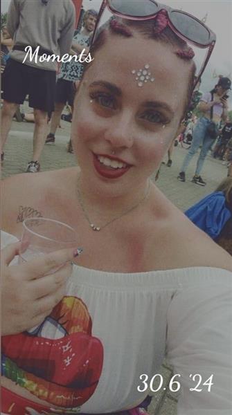 Grote foto sexy annemyn houdt van chocking en diep pijpen erotiek spreidstang
