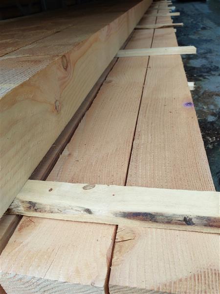 Grote foto vuren balken gezaagd vuren balkhout doe het zelf en verbouw hout en planken