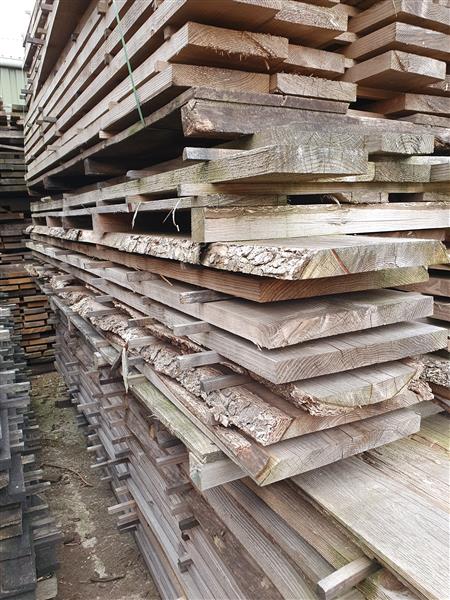 Grote foto vuren balken gezaagd vuren balkhout doe het zelf en verbouw hout en planken