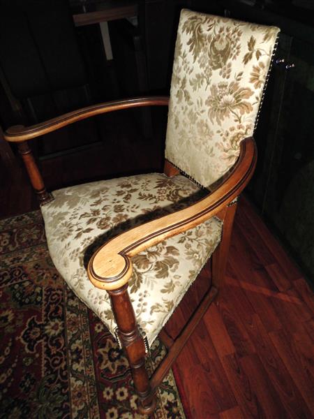 Grote foto antieke vruchtenhouten stoel antiek en kunst stoelen en banken