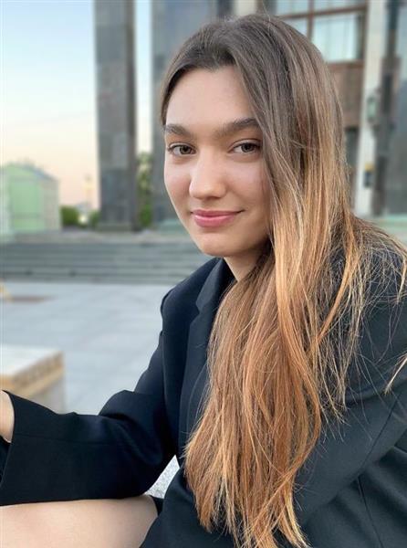 Grote foto zoek jij een gezellige meid van 25 contacten en berichten vrouw zoekt man