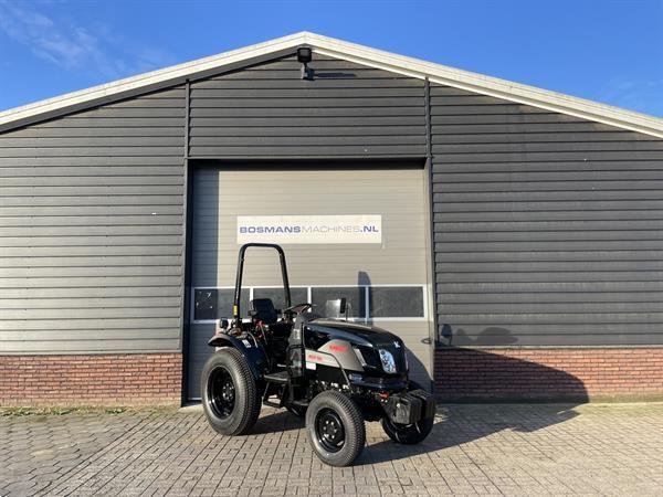 Grote foto knegt 404 black edition 4wd 40 pk compact tractor nieuw agrarisch tractoren