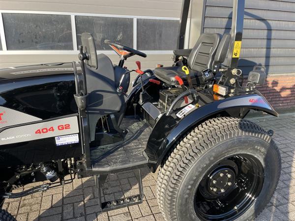 Grote foto knegt 404 black edition 4wd 40 pk compact tractor nieuw agrarisch tractoren
