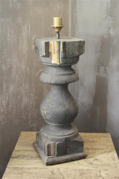 Grote foto balusterlamp oud hout robuust 65 cm huis en inrichting bankstellen