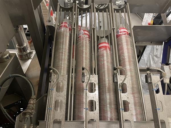 Grote foto jasa afweegmachine voor het vullen van shakers met cherrytomaten agrarisch tuinbouw