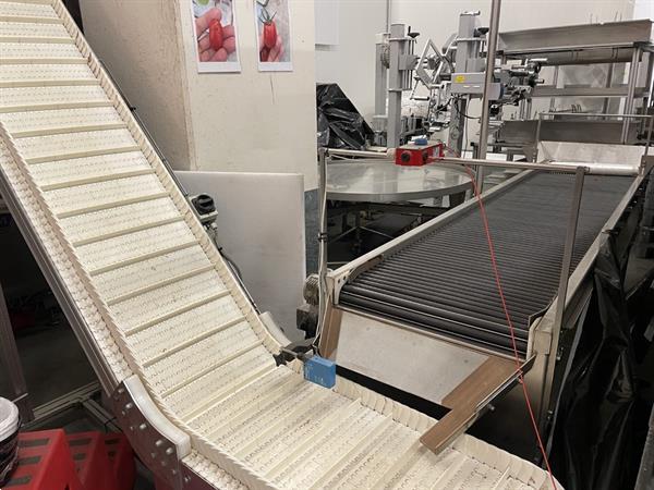 Grote foto jasa afweegmachine voor het vullen van shakers met cherrytomaten agrarisch tuinbouw