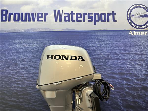 Grote foto honda 50 pk buitenboordmotor artnr 6351 gebruikt zo goed als watersport en boten buiten en binnenboordmotoren