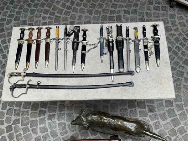 Grote foto verzameling duitse dolken origineel 33 45 verzamelen militaria algemeen